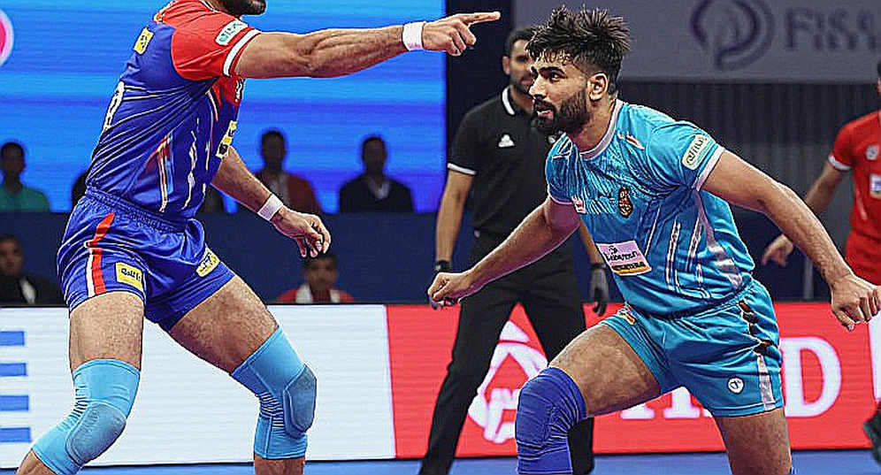 पीकेएल नीलामी का बेमेल बहीखाता: रिकॉर्ड दाम वाले रेडर और खिताबों की दूरी पीकेएल नीलामी का बेमेल बहीखाता: रिकॉर्ड दाम वाले रेडर और खिताबों की दूरी